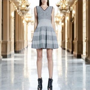 RVN Zigzag Textured Circular Jacquard Knit Dress Size‎ S